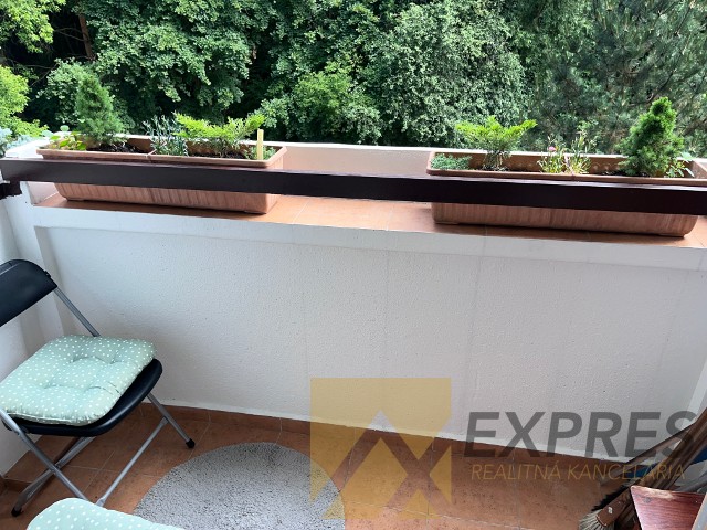 1837j